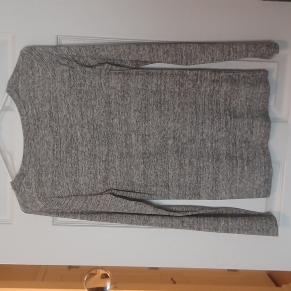 💙🌺Gray 'Mama Bear' Long Sleeve Shirt - Picture 5 of 8